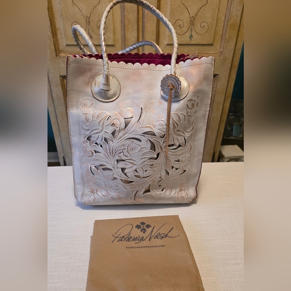 Patricia Nash Cream Vintage Embossed Tote - Picture 1 of 13